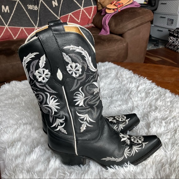Tony Lama Black and White Leather Western Boots - Picture 4 of 7